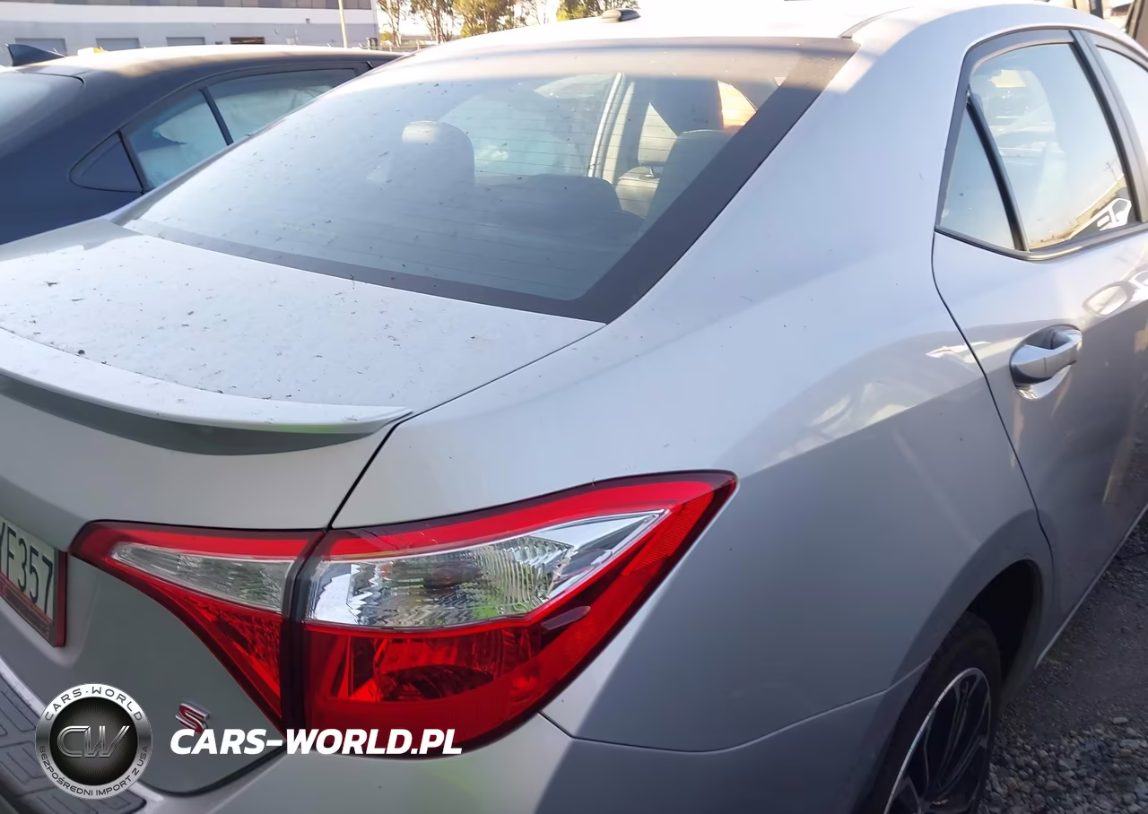 2015 Toyota Corolla S Plus VIN:5YFBURHE7FP310629 - 4