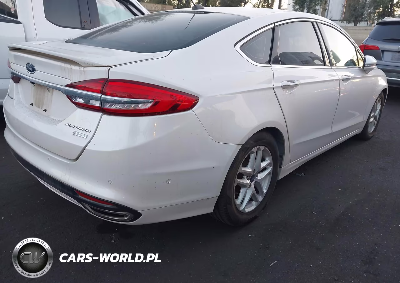 2017 Ford Fusion Platinum VIN:3FA6P0K90HR335956 - 4