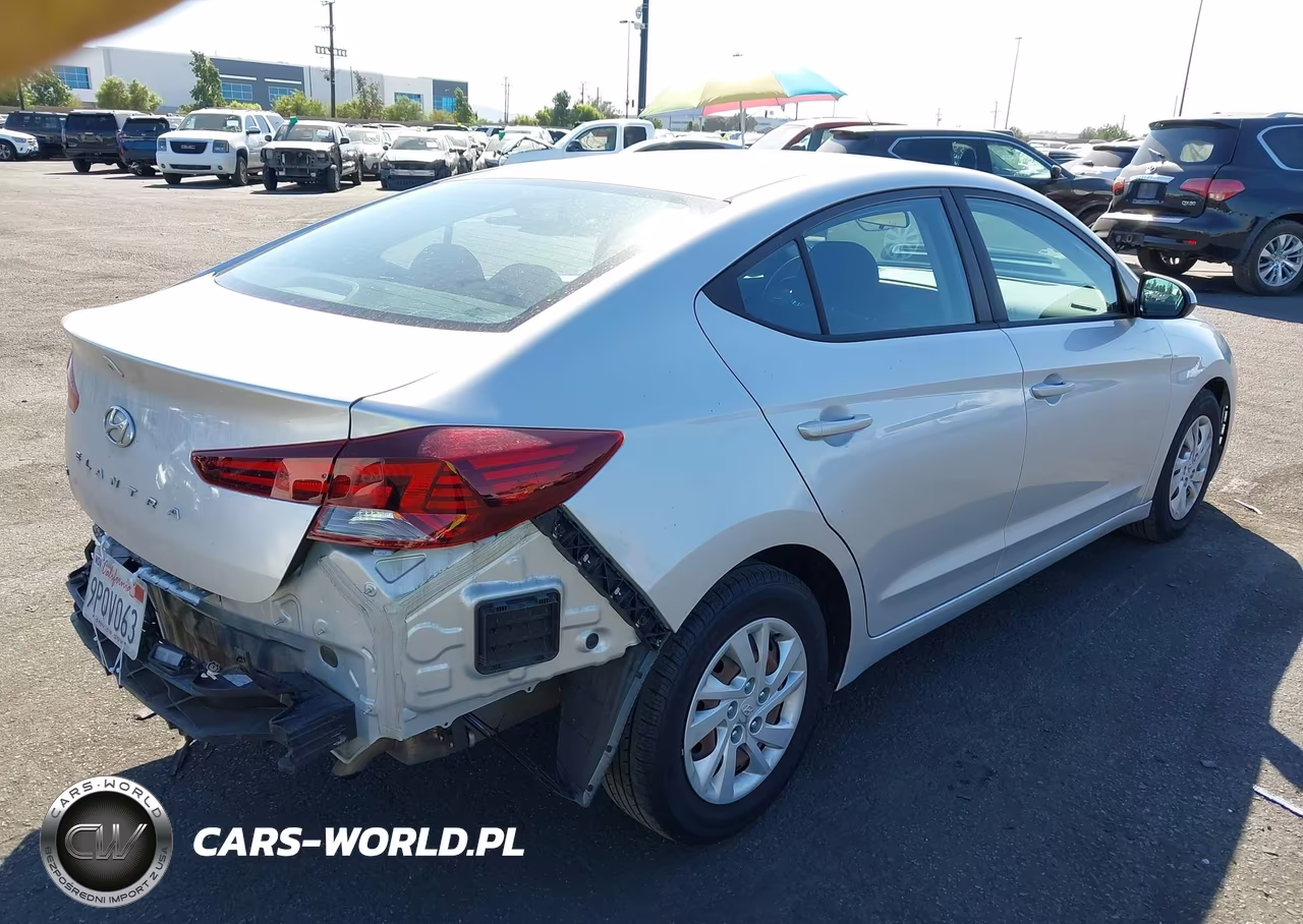 2019 Hyundai Elantra Se VIN:5NPD74LF0KH413191 - 4