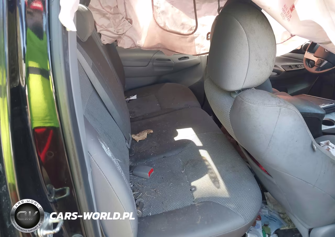 2015 Toyota Tacoma Base V6 VIN:3TMLU4EN8FM189533 - 8