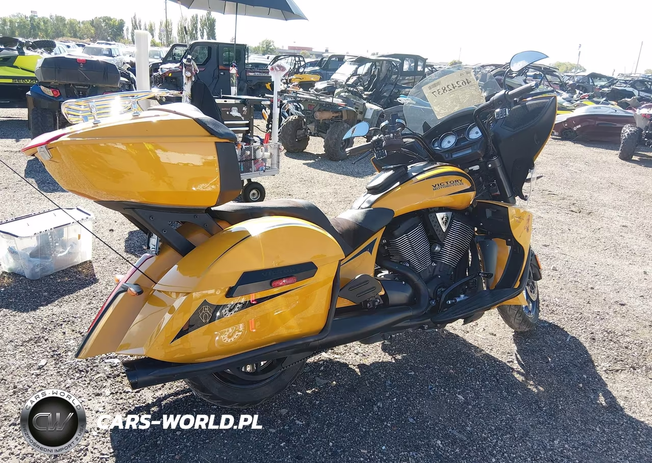 2013 Victory Motorcycles Cness Cross Country VIN:5VPKW36N7D3017749 - 4