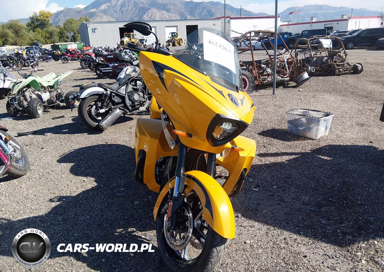 2013 Victory Motorcycles Cness Cross Country VIN:5VPKW36N7D3017749 - 5