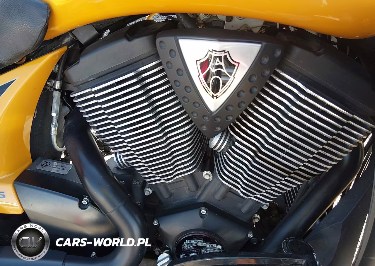 2013 Victory Motorcycles Cness Cross Country VIN:5VPKW36N7D3017749 - 8