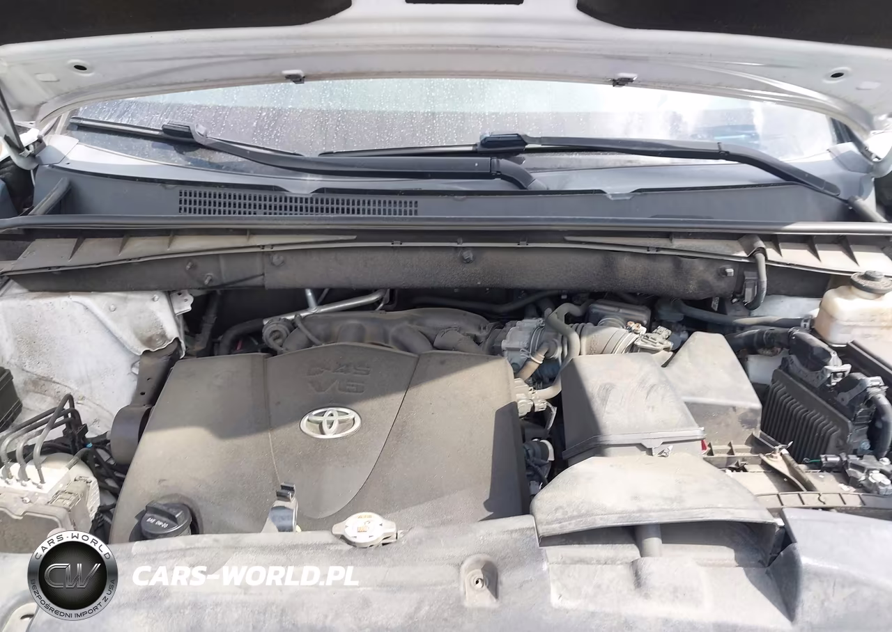 2018 Toyota Highlander Limited Platinum VIN:5TDDZRFH1JS491864 - 10