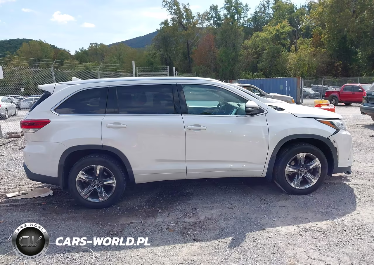 2018 Toyota Highlander Limited Platinum VIN:5TDDZRFH1JS491864 - 13