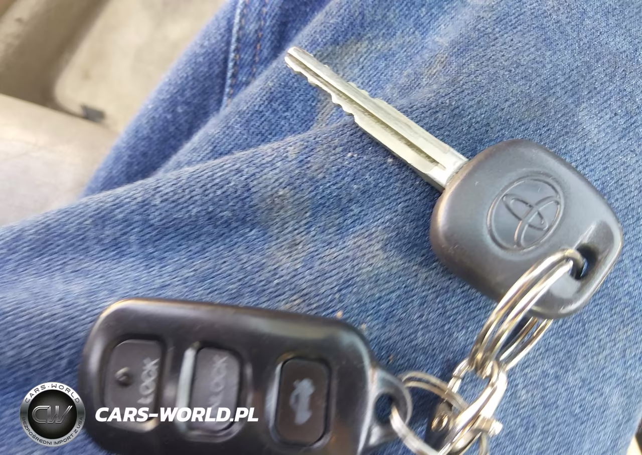 2004 Toyota Camry Xle VIN:4T1BE30K44U858515 - 11