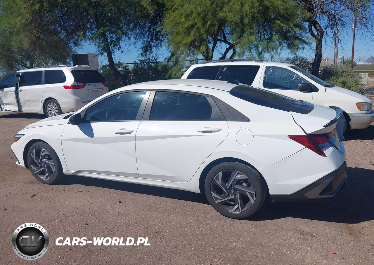 2025 Hyundai Elantra Sel Sport VIN:KMHLM4DG2SU010553 - 14