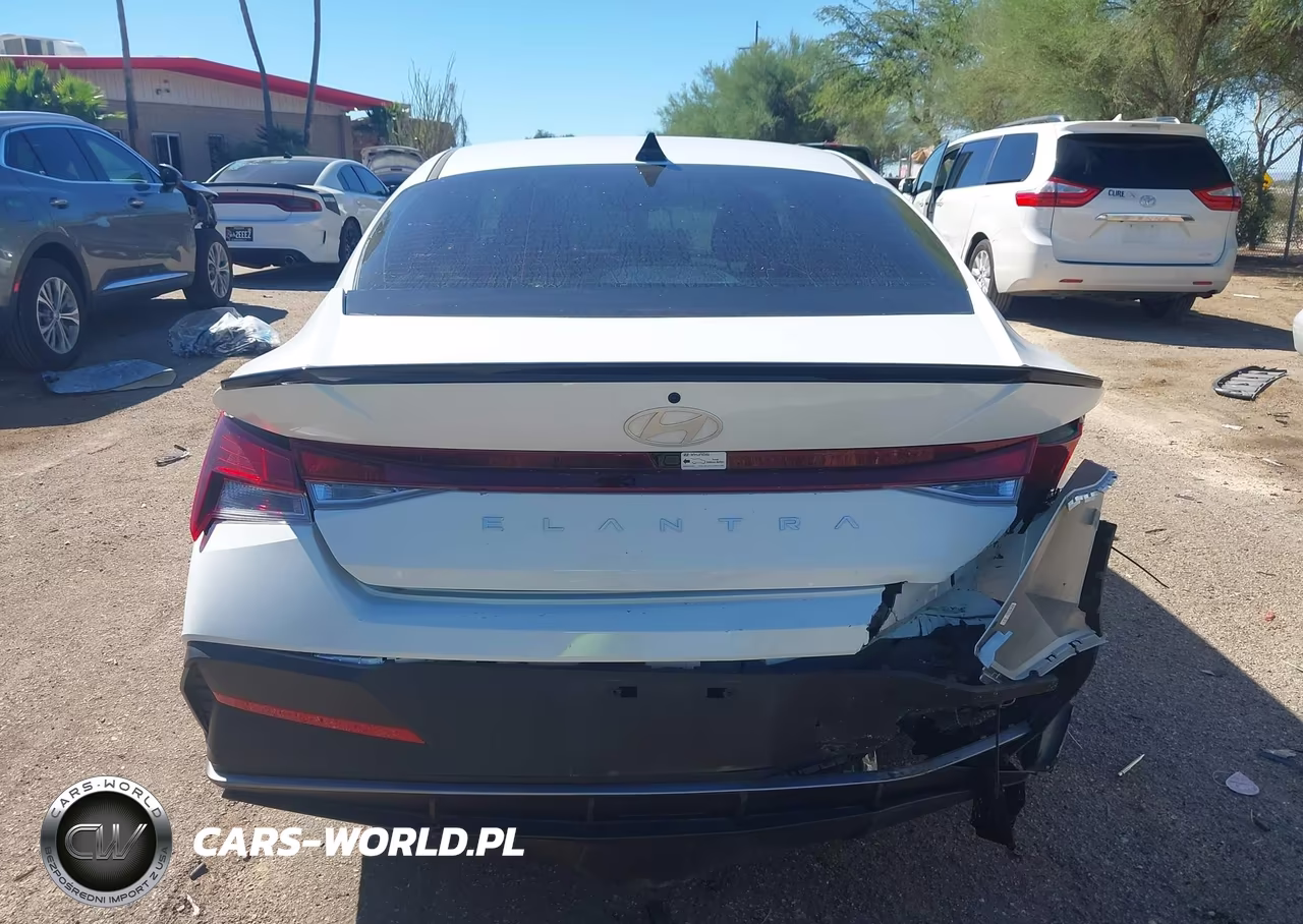 2025 Hyundai Elantra Sel Sport VIN:KMHLM4DG2SU010553 - 16