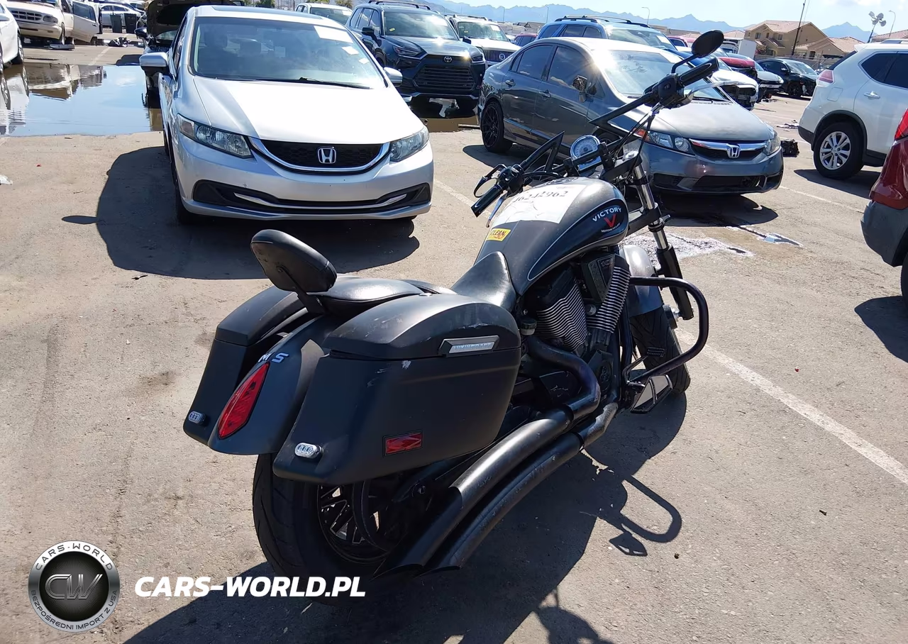 2015 Victory Motorcycles Gunner VIN:5VPLB36NXF3039182 - 4