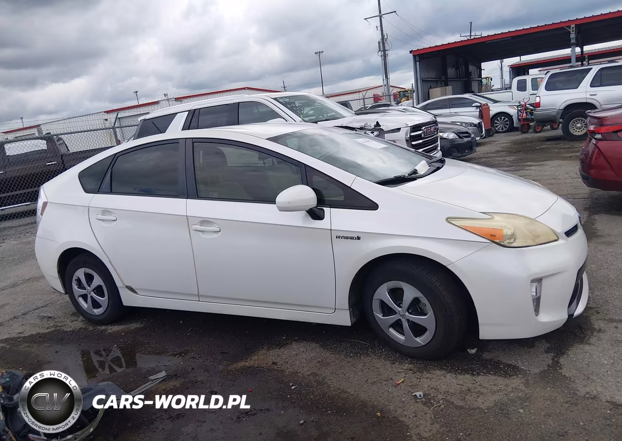 2013 Toyota Prius Two VIN:JTDKN3DU5D5696369 - 13