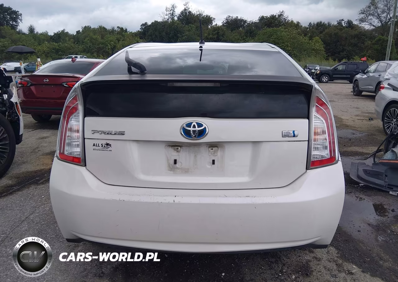 2013 Toyota Prius Two VIN:JTDKN3DU5D5696369 - 16