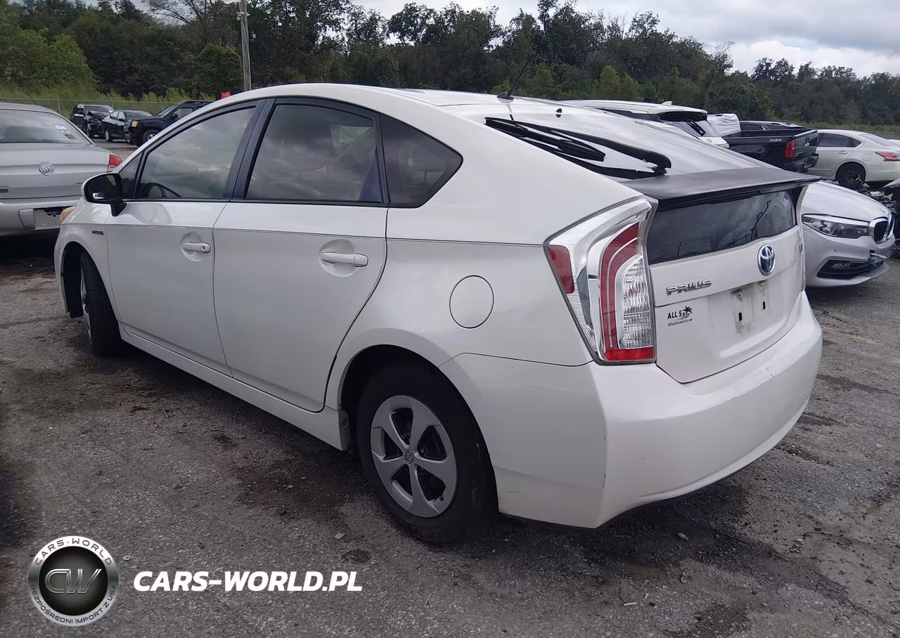 2013 Toyota Prius Two VIN:JTDKN3DU5D5696369 - 3