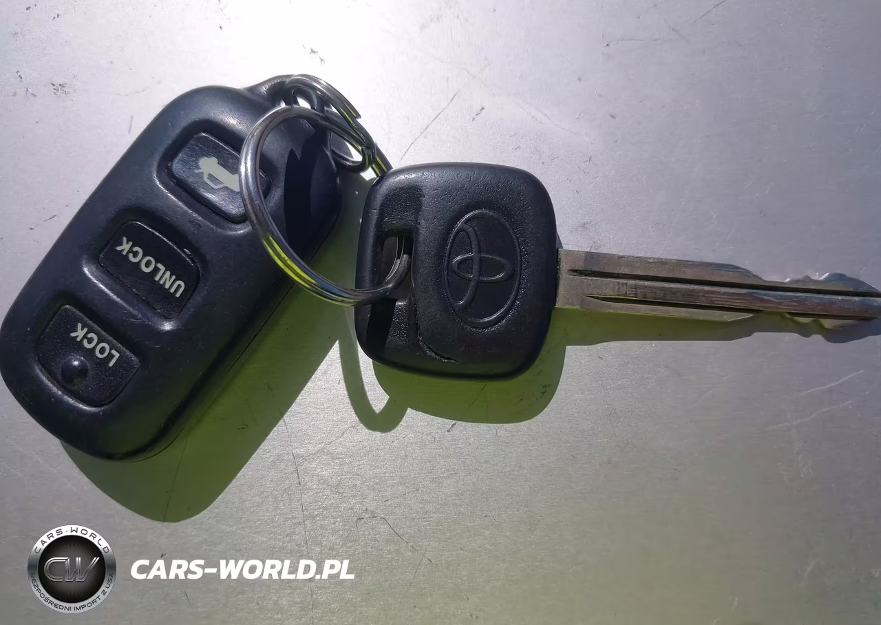 2003 Toyota Camry Le VIN:4T1BE30K23U230094 - 11