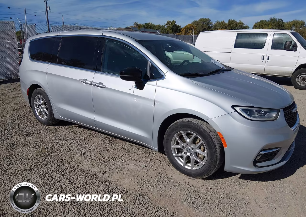 2024 Chrysler Pacifica Touring L