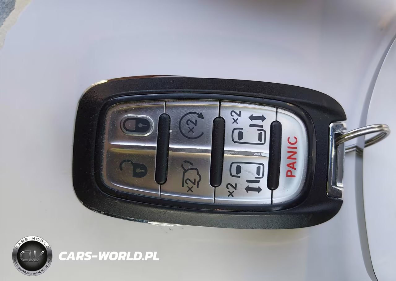2024 Chrysler Pacifica Touring L VIN:2C4RC1BG8RR132747 - 11