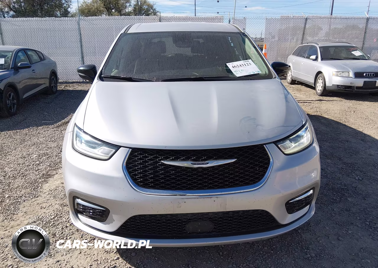 2024 Chrysler Pacifica Touring L VIN:2C4RC1BG8RR132747 - 12