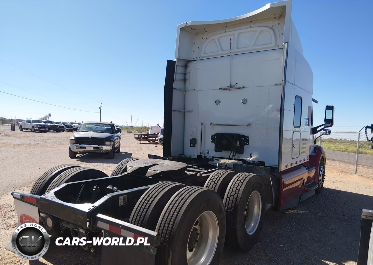 2018 Peterbilt 579 VIN:1XPBDP9X9JD462217 - 4