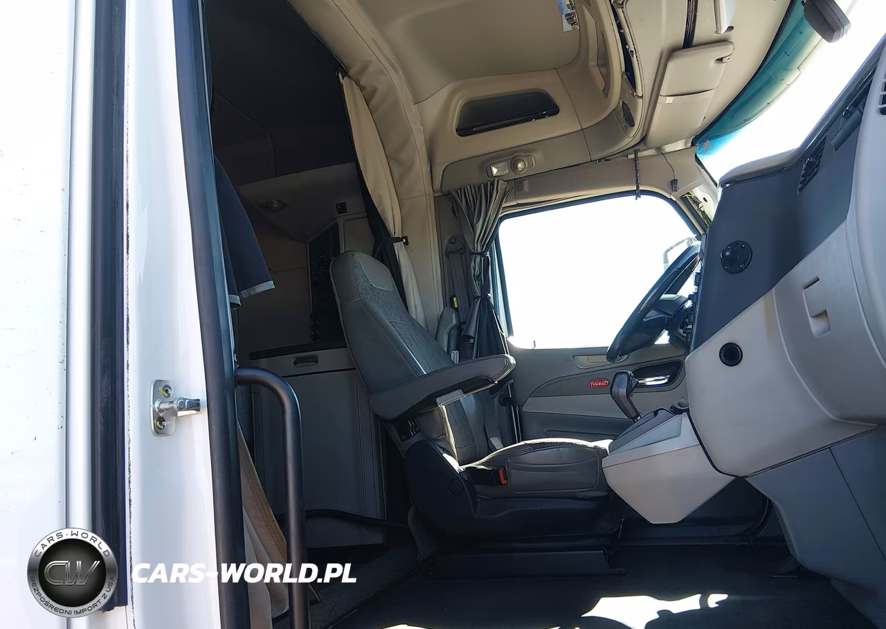 2018 Peterbilt 579 VIN:1XPBDP9X9JD462217 - 7
