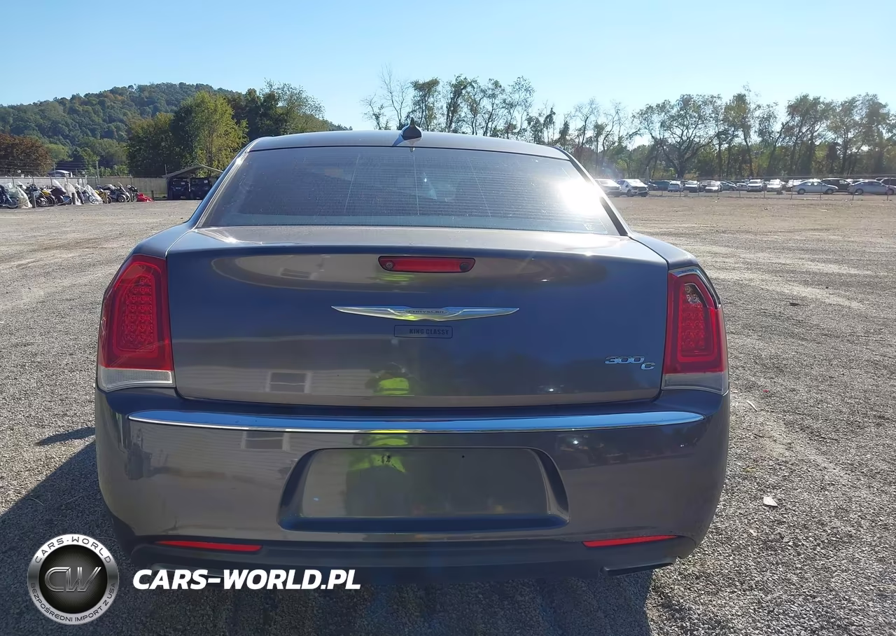 2016 Chrysler 300C VIN:2C3CCAEGXGH212138 - 17