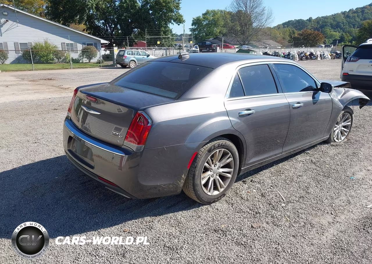 2016 Chrysler 300C VIN:2C3CCAEGXGH212138 - 4