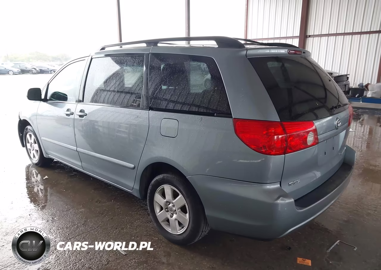 2010 Toyota Sienna Le VIN:5TDKK4CC4AS310196 - 3