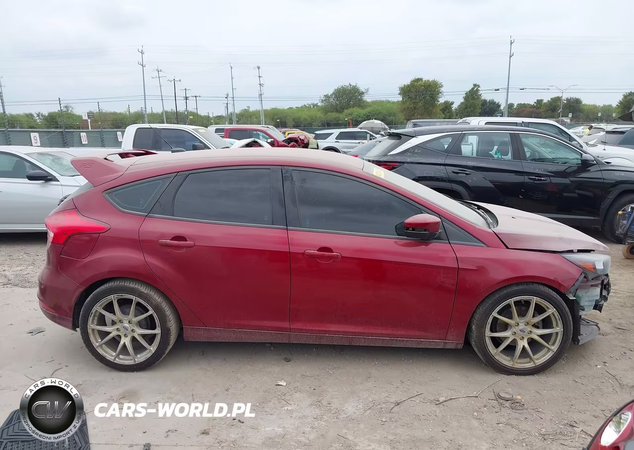 2015 Ford Focus Se VIN:1FADP3K28FL313596 - 13