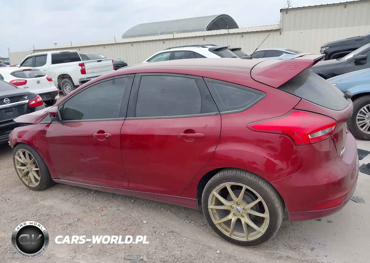 2015 Ford Focus Se VIN:1FADP3K28FL313596 - 14