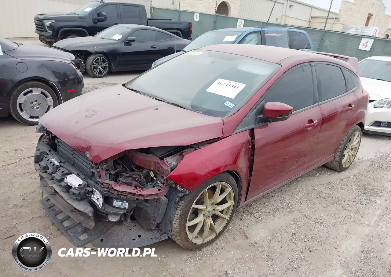 2015 Ford Focus Se VIN:1FADP3K28FL313596 - 2