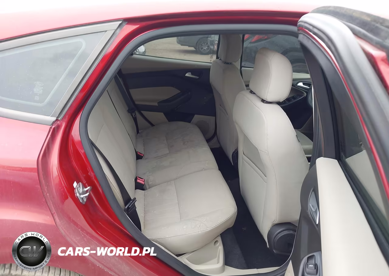 2015 Ford Focus Se VIN:1FADP3K28FL313596 - 8