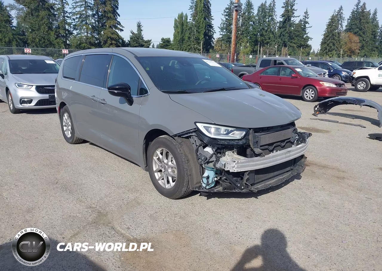 2025 Chrysler Pacifica Select
