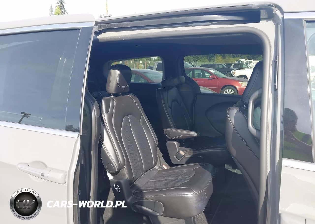 2025 Chrysler Pacifica Select VIN:2C4RC1BGXSR553598 - 8