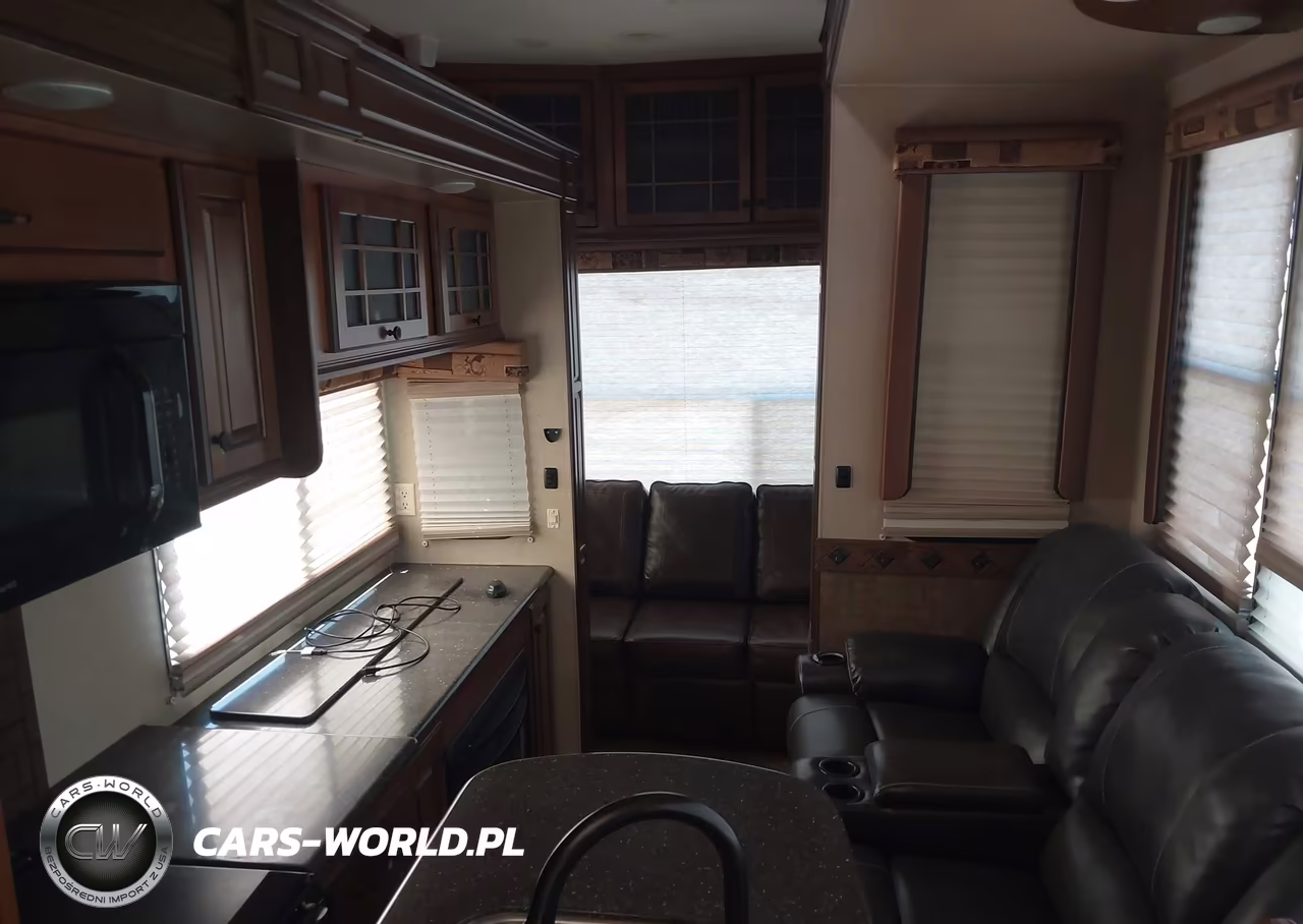 2013 Heartland Bighorn M-3260El VIN:5SFBG3627DE265146 - 8