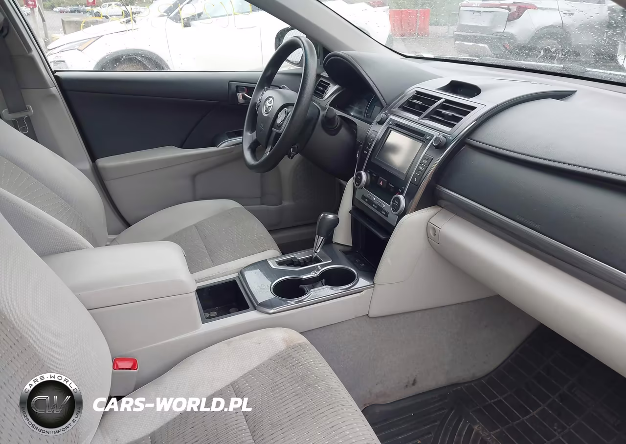 2014 Toyota Camry Hybrid Le VIN:4T1BD1FKXEU116281 - 5