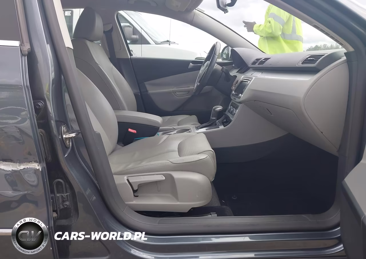 2010 Volkswagen Passat Komfort VIN:WVWJK7ANXAE129580 - 5