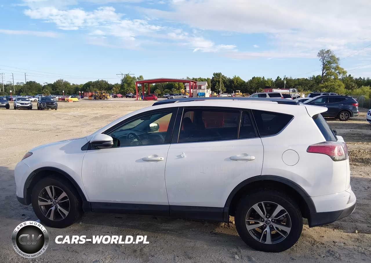 2018 Toyota Rav4 Xle VIN:JTMRFREV5JD257633 - 14