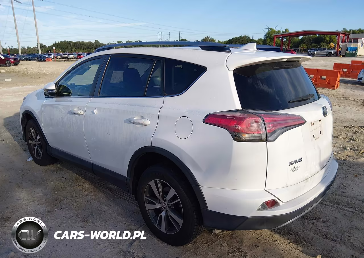 2018 Toyota Rav4 Xle VIN:JTMRFREV5JD257633 - 3