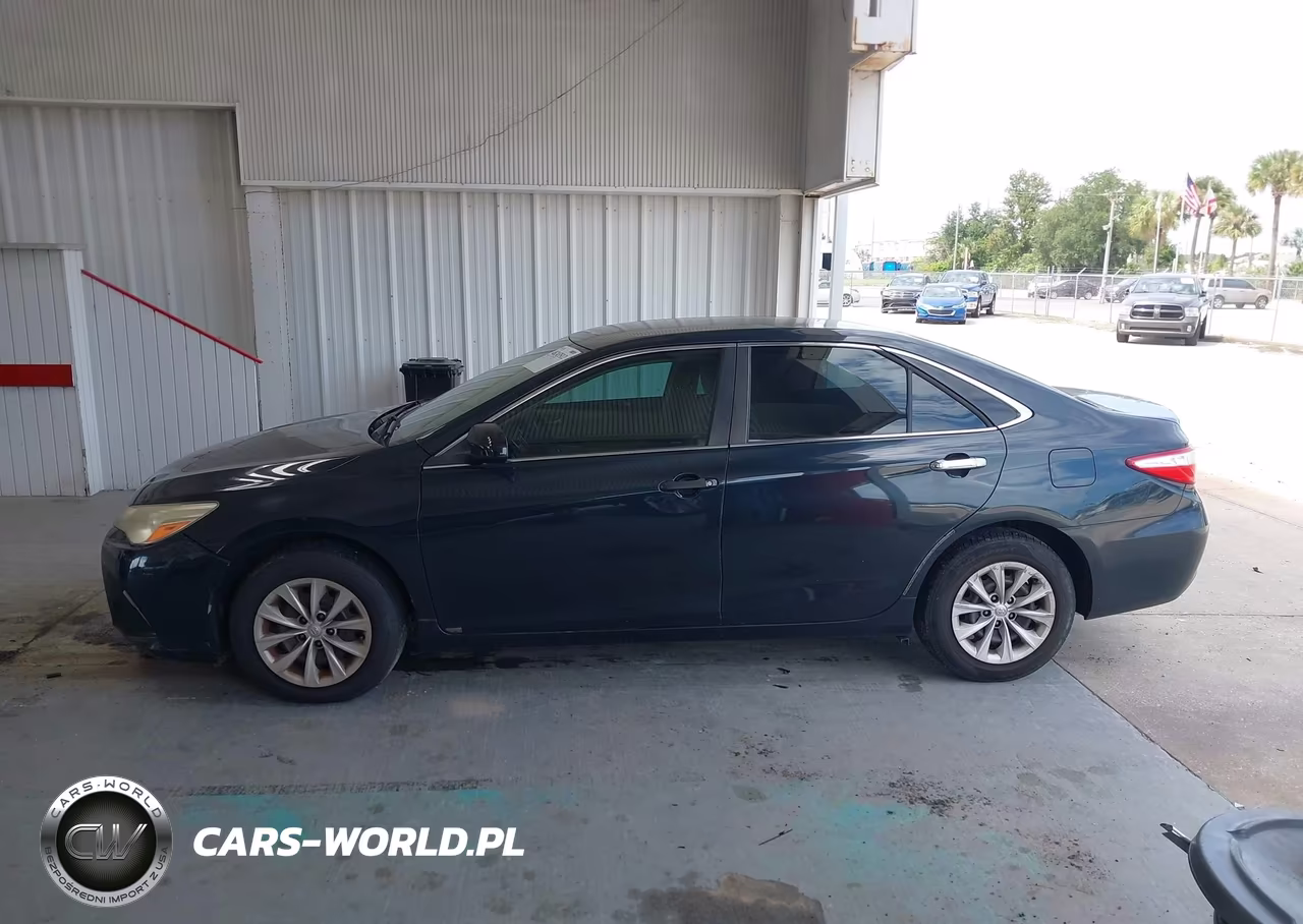 2015 Toyota Camry Le VIN:4T1BF1FK1FU488409 - 14