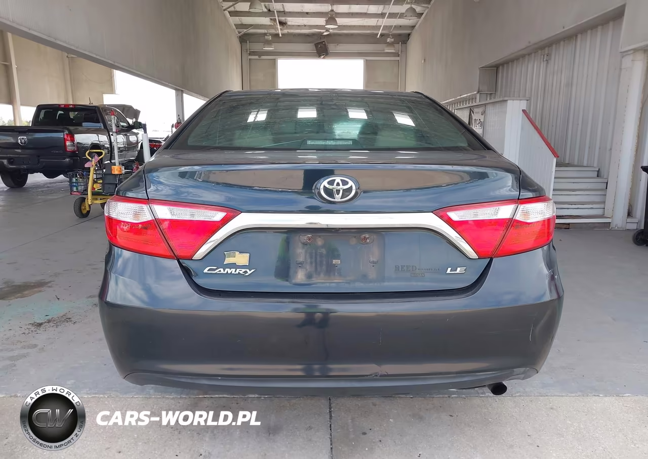 2015 Toyota Camry Le VIN:4T1BF1FK1FU488409 - 16
