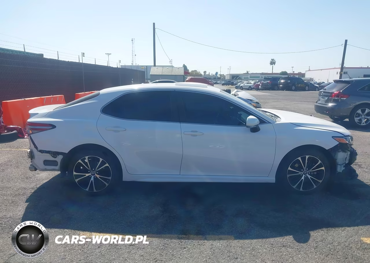 2018 Toyota Camry Se VIN:4T1B11HK2JU042144 - 13