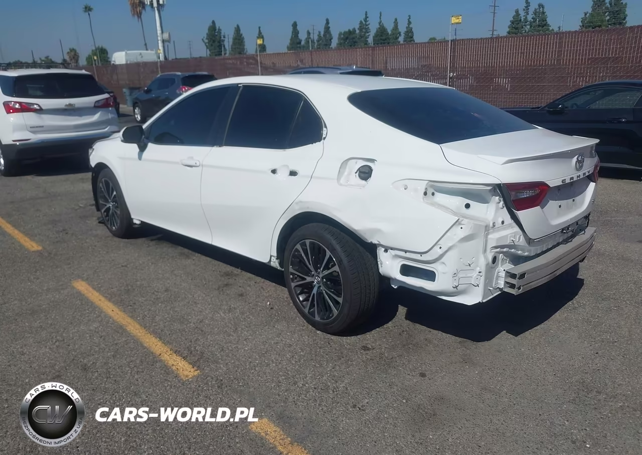 2018 Toyota Camry Se VIN:4T1B11HK2JU042144 - 3