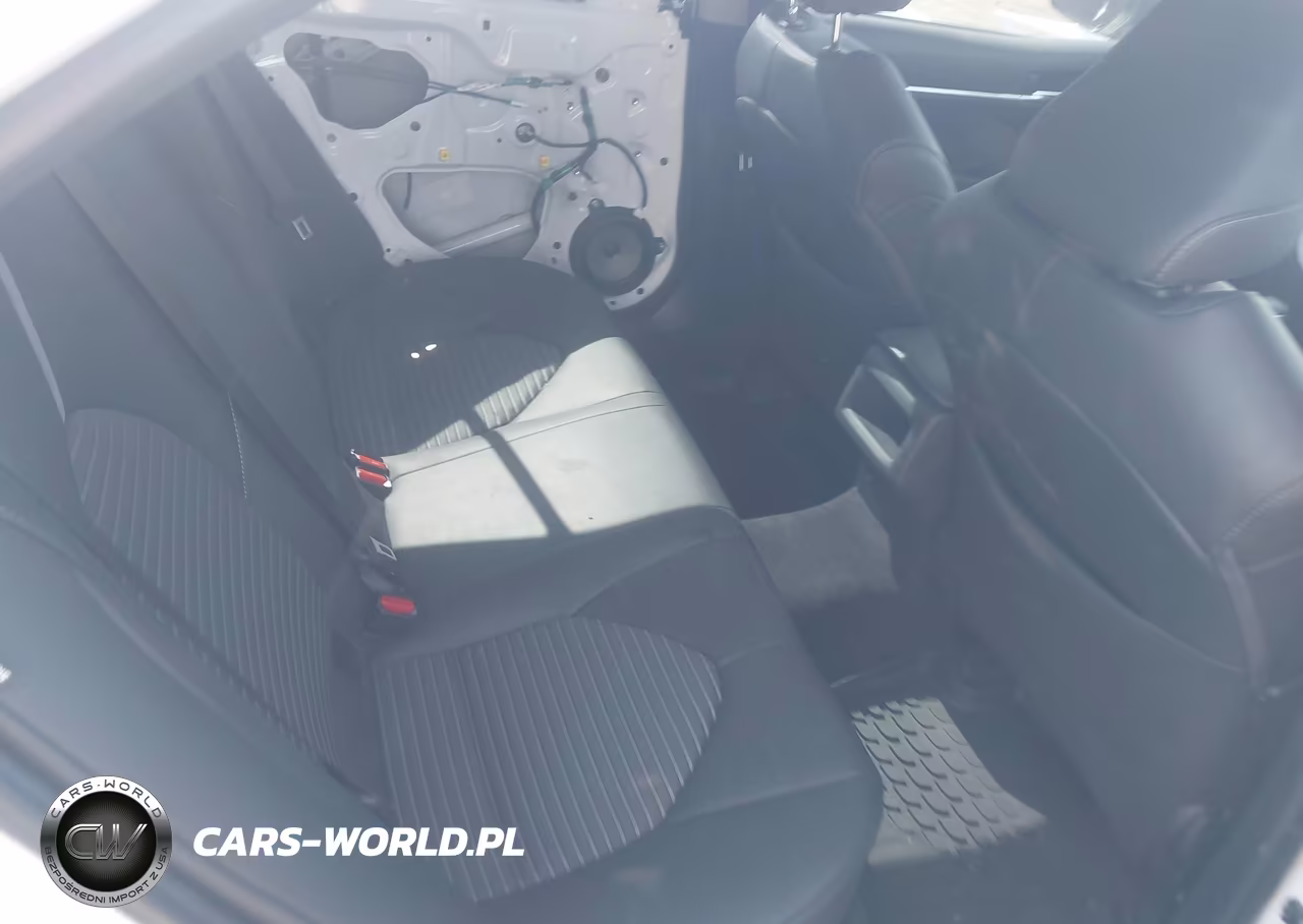2018 Toyota Camry Se VIN:4T1B11HK2JU042144 - 8