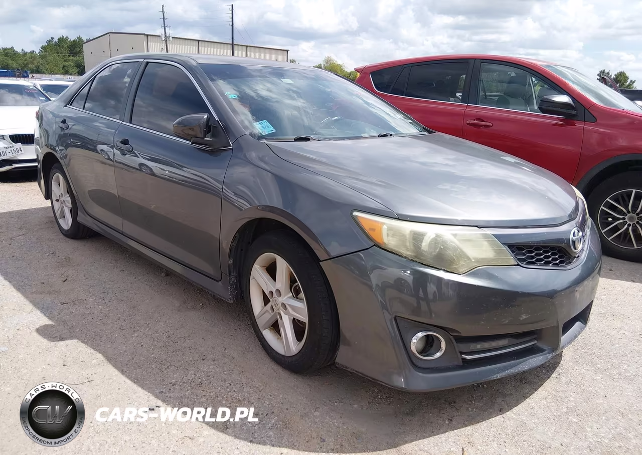 2014 Toyota Camry Se – zdjęcie 1 z 16