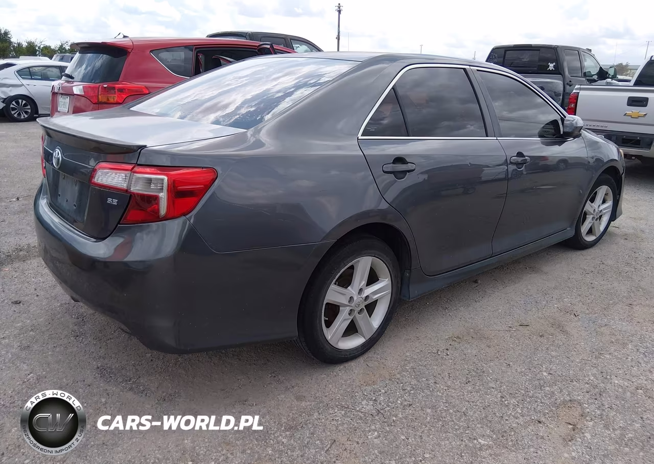 2014 Toyota Camry Se VIN:4T1BF1FK2EU470953 - 4
