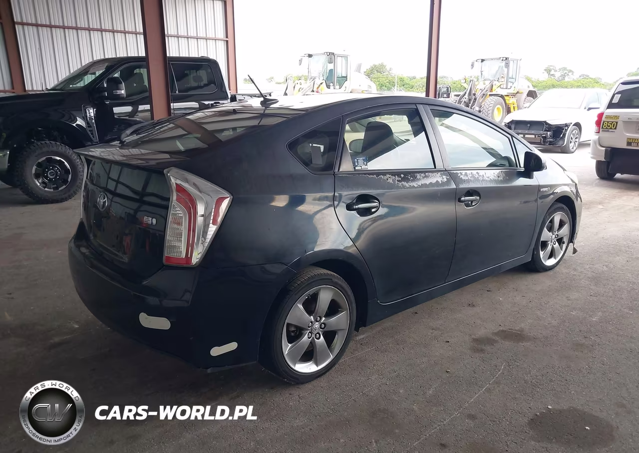 2013 Toyota Prius Three Se VIN:JTDKN3DU6D5618781 - 4