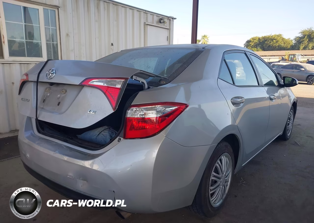 2016 Toyota Corolla Le VIN:5YFBURHE3GP408610 - 4