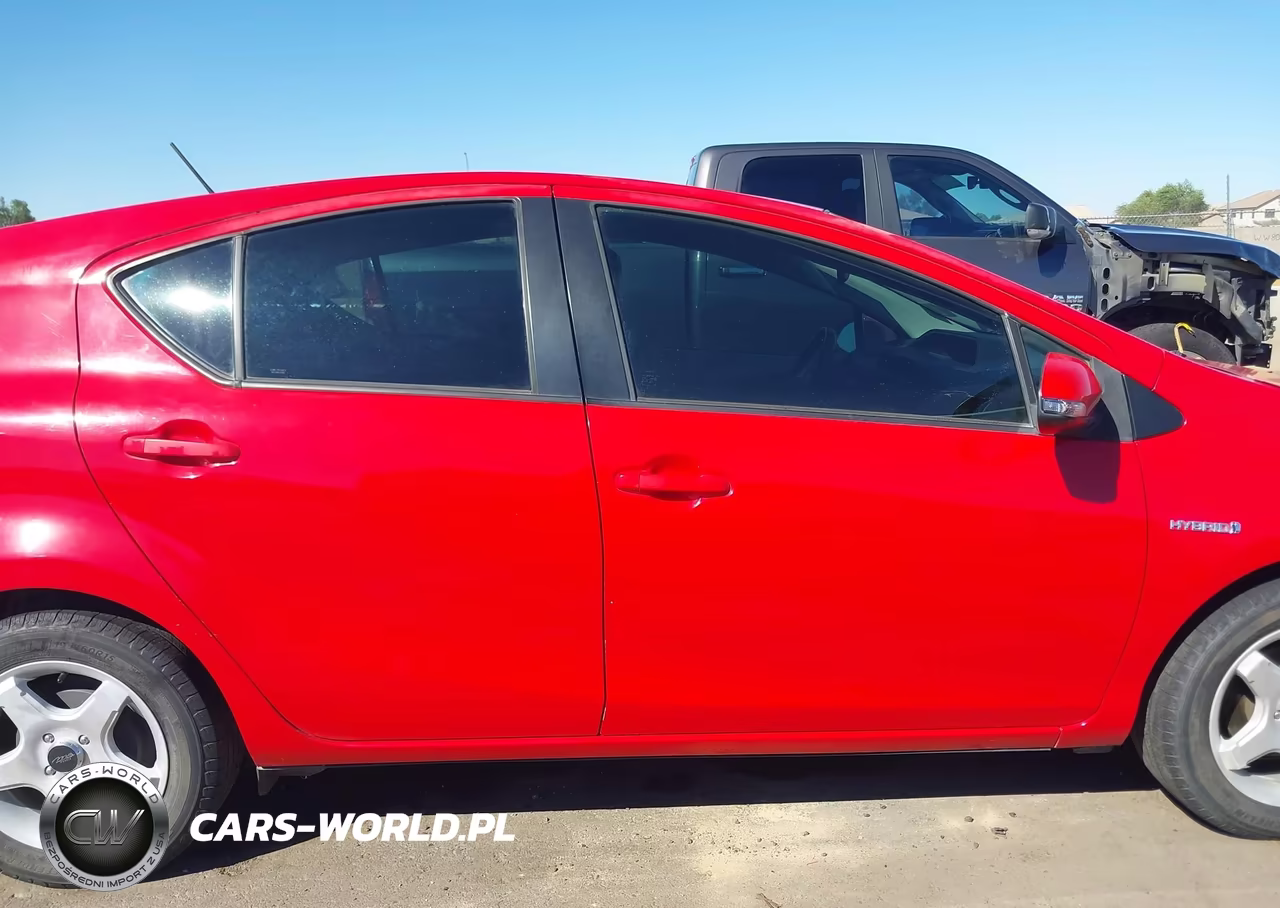2013 Toyota Prius C One VIN:JTDKDTB35D1552972 - 13