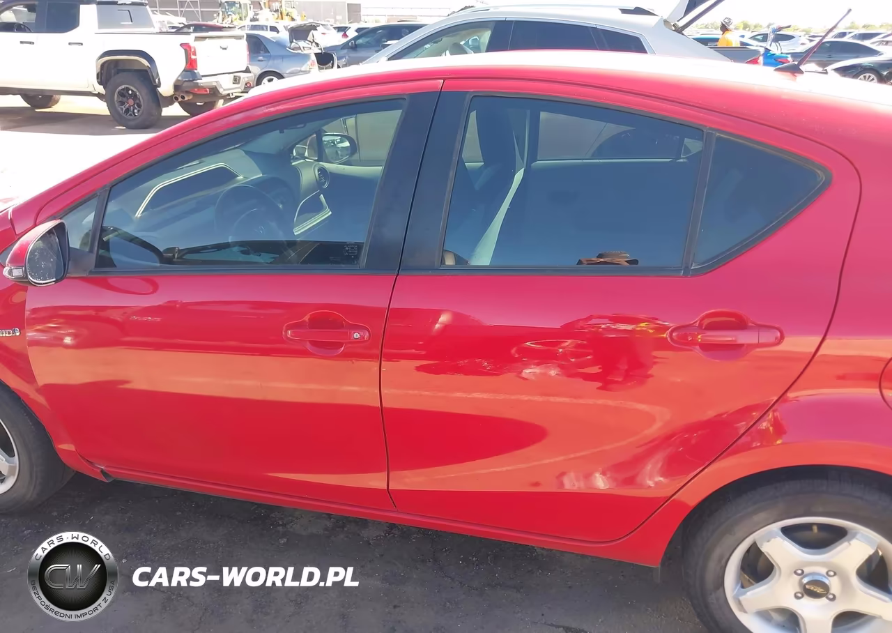 2013 Toyota Prius C One VIN:JTDKDTB35D1552972 - 14