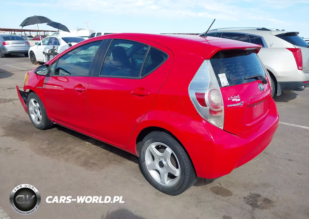 2013 Toyota Prius C One VIN:JTDKDTB35D1552972 - 3