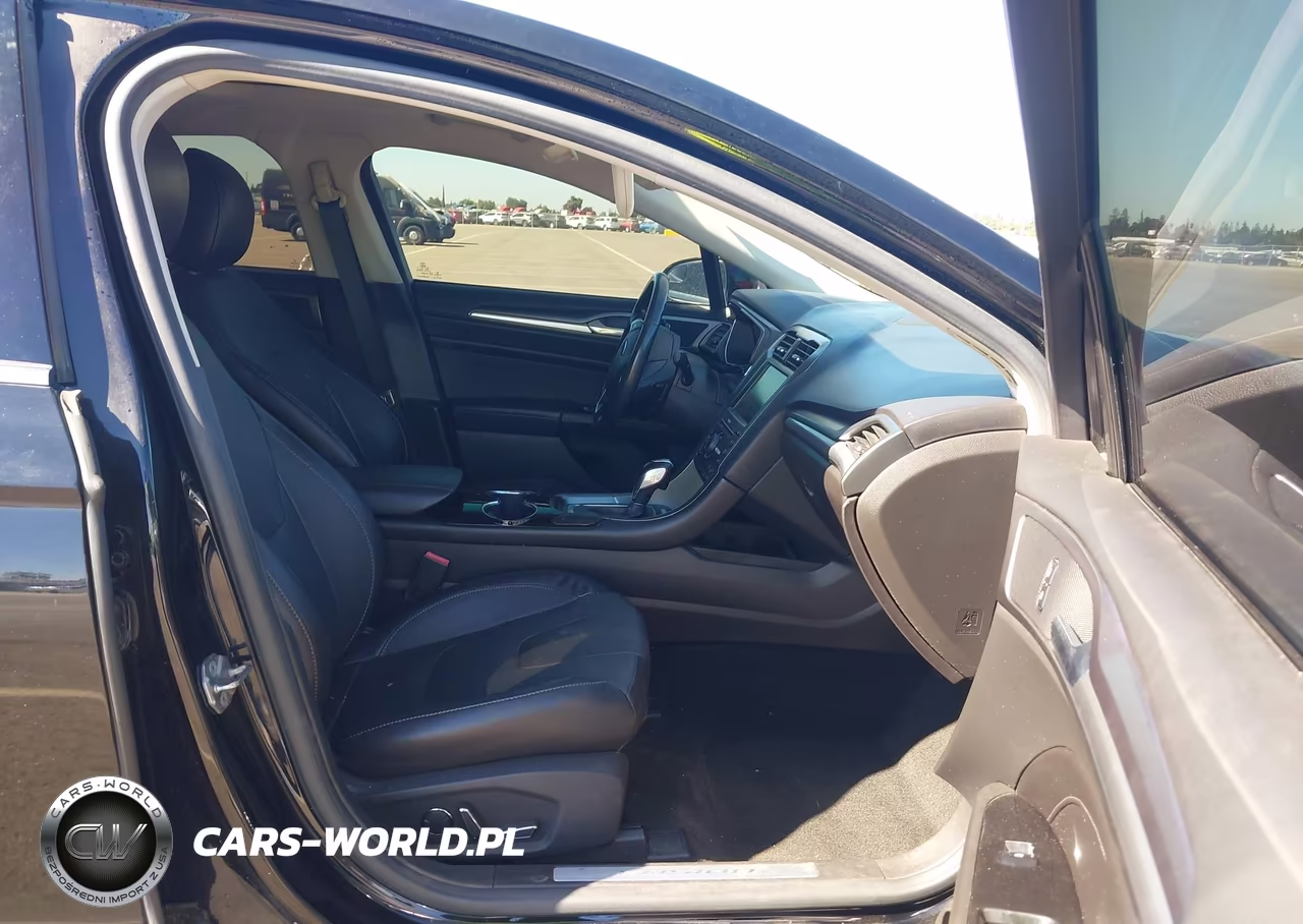 2016 Ford Fusion Titanium VIN:3FA6P0K99GR332097 - 5
