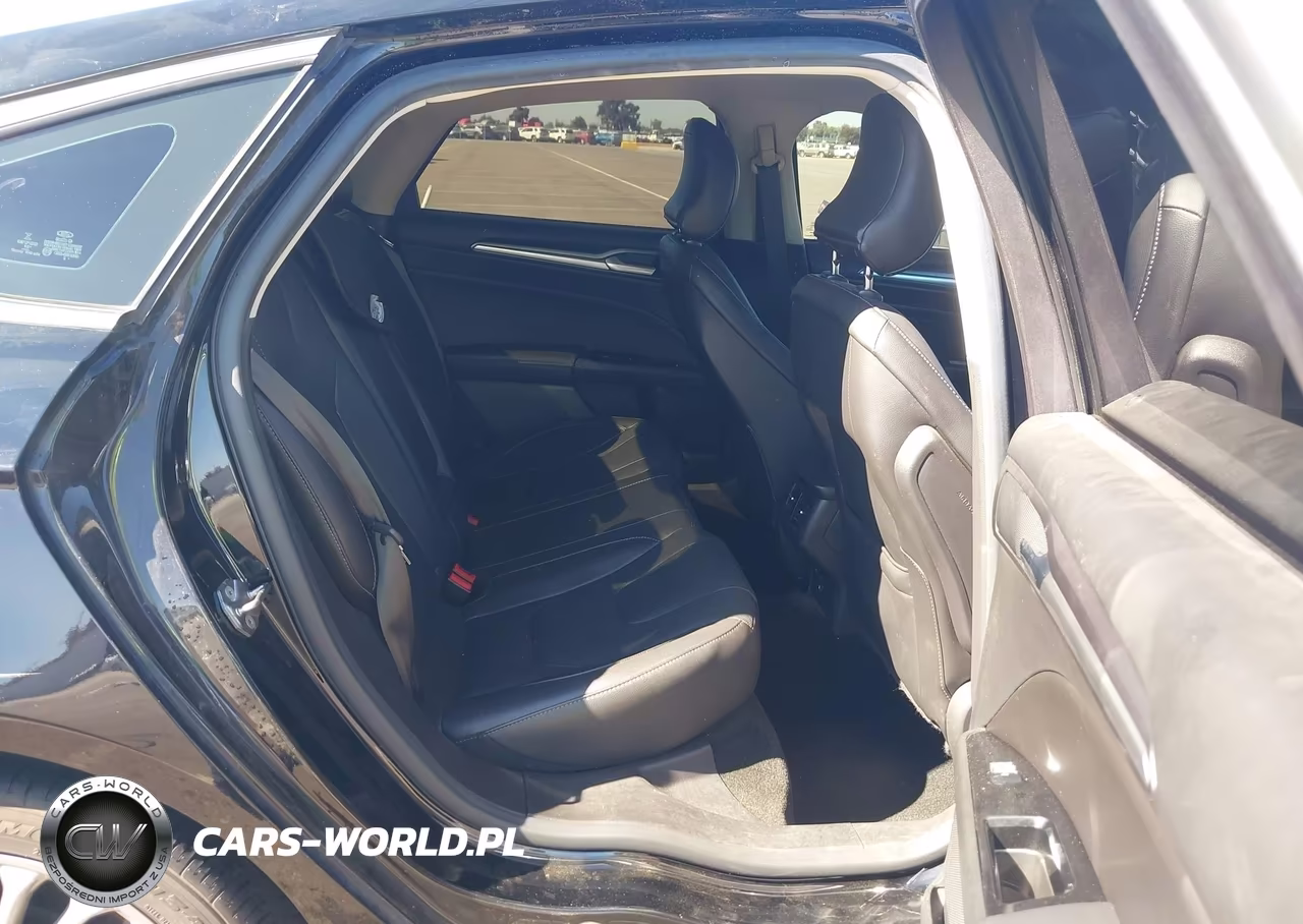 2016 Ford Fusion Titanium VIN:3FA6P0K99GR332097 - 8